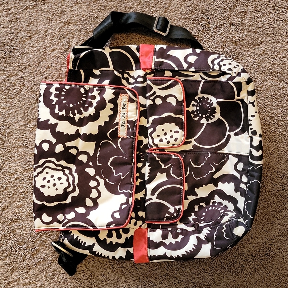 Jujube Be Hip Diaper Bag / Travel Bag in Onyx Blossom
